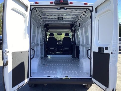 New 2025 RAM ProMaster 2500 w/ Convenience Group image 15