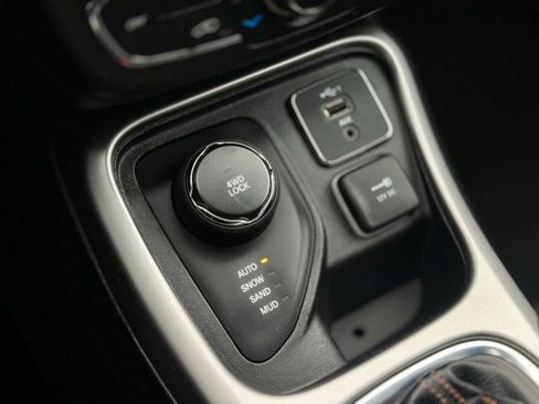 Used 2020 Jeep Compass Latitude image 13