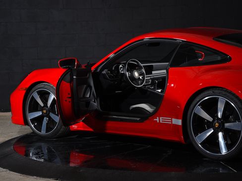 Used 2023 Porsche 911 Sport Classic RWD image 15