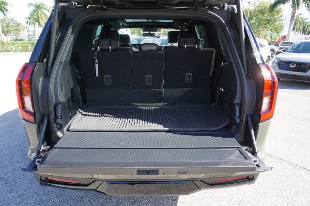 Used 2025 Ford Expedition Tremor AWD/4WD image 22