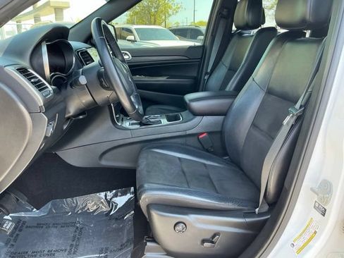 Used 2021 Jeep Grand Cherokee Laredo X AWD/4WD image 13
