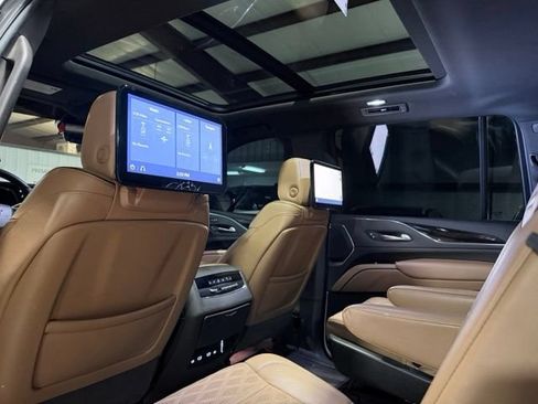Used 2021 Cadillac Escalade ESV Sport w/ Driver Assist Tech Package RWD image 10