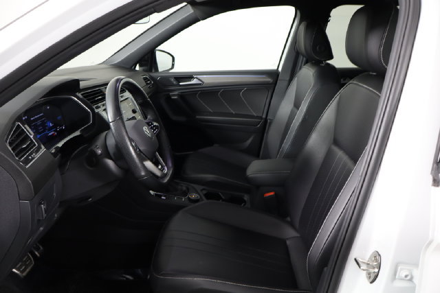 Used 2024 Volkswagen Tiguan SE R-Line AWD/4WD image 14