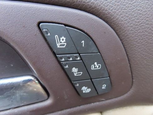 Used 2013 GMC Yukon XL Denali image 23