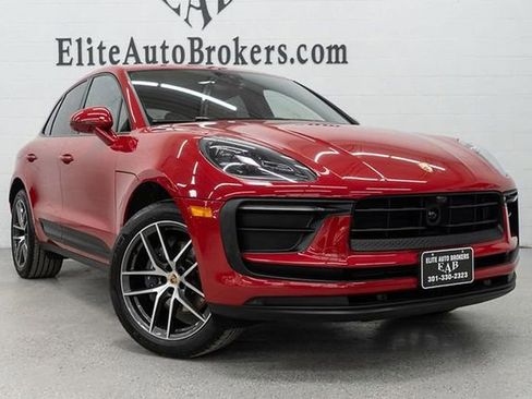 Used 2024 Porsche Macan w/ Premium Plus Package image 7