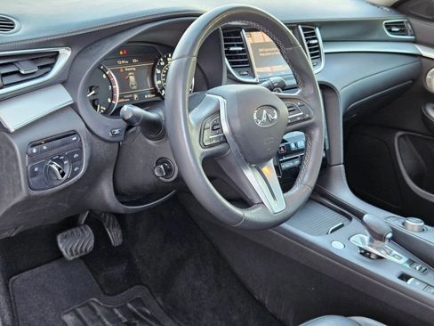 Used 2019 INFINITI QX50 Essential w/ Premium Heat Package image 4