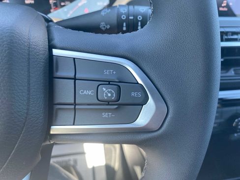 New 2025 Jeep Compass Latitude w/ Altitude Special Edition image 28