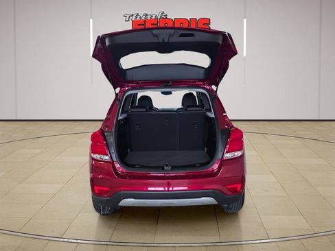Used 2019 Chevrolet Trax LT w/ LT Convenience Package FWD image 5