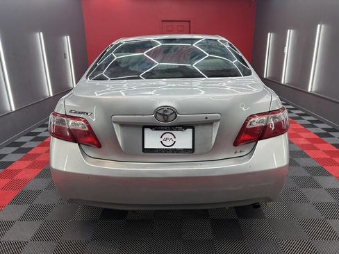 Used 2007 Toyota Camry LE image 2