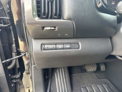 Used 2022 Nissan Pathfinder SL w/ SL Premium Package image 21