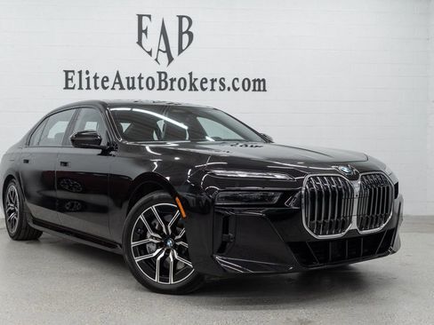 Used 2023 BMW 760i xDrive w/ Executive Package AWD/4WD image 7