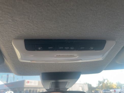 Used 2023 Nissan Kicks S image 42