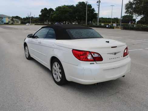 Used 2008 Chrysler Sebring Touring w/ Special Touring Group FWD image 5