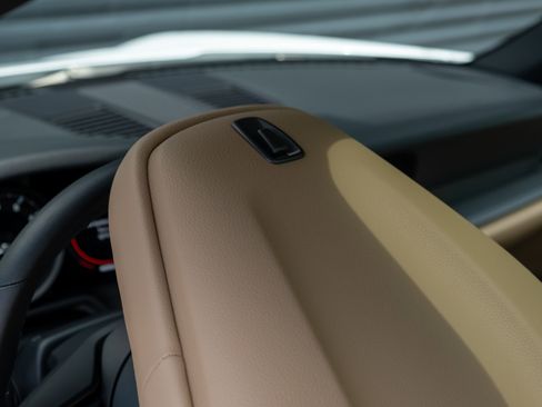 Certified 2022 Porsche 911 Carrera RWD image 39