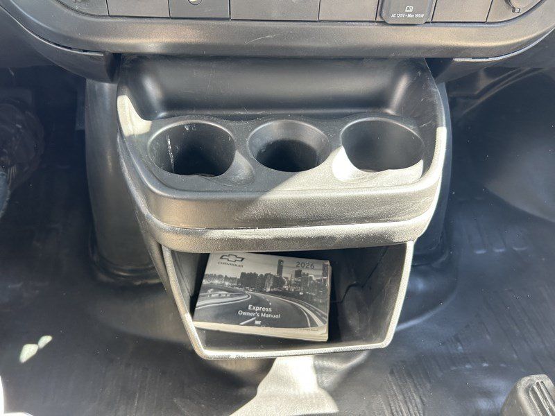 Used 2026 Chevrolet Express 2500 RWD image 18