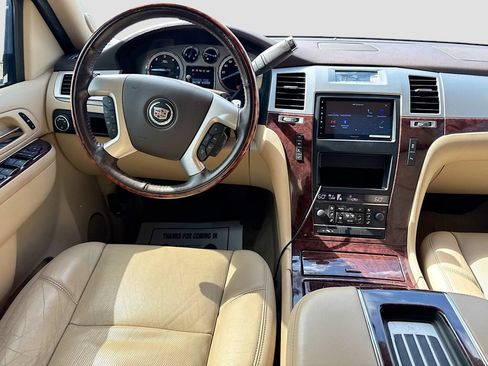 Used 2014 Cadillac Escalade Luxury AWD/4WD image 27