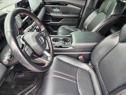 Used 2024 Honda Pilot TrailSport image 7