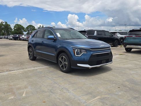 New 2026 Kia Niro EX FWD image 2