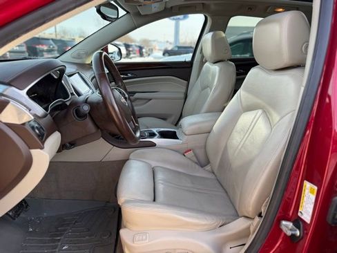 Used 2014 Cadillac SRX Luxury image 2