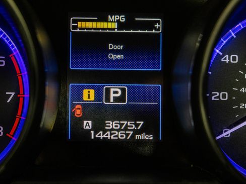 Used 2016 Subaru Legacy 2.5i Premium AWD/4WD image 36