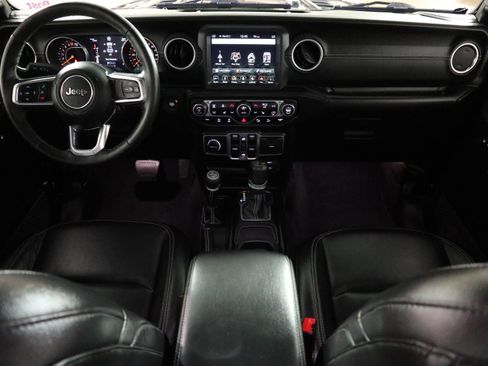 Used 2018 Jeep Wrangler Unlimited Sahara w/ Quick Order Package 24M Moab AWD/4WD image 15