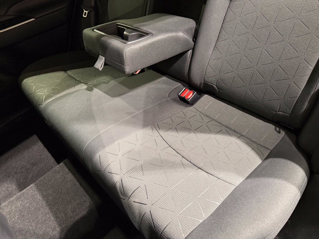 Used 2020 Toyota RAV4 XLE w/ All Weather Liner Package AWD/4WD image 19