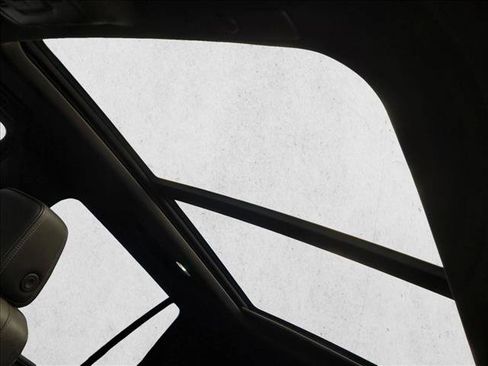 Used 2021 GMC Yukon Denali w/ Denali Premium Package image 17