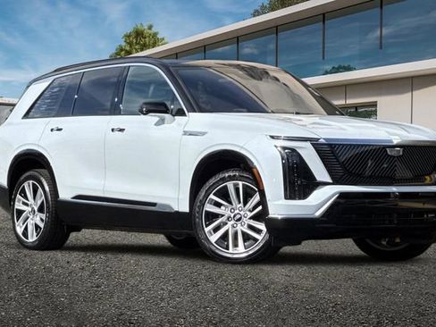 New 2026 Cadillac Vistiq Luxury w/ LPO, Floor Liner Package image 2