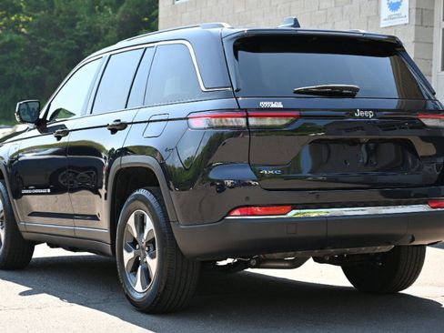 Used 2023 Jeep Grand Cherokee 4WD 4xe image 5