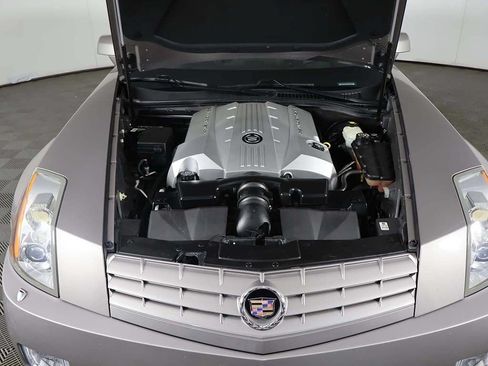 Used 2004 Cadillac XLR RWD image 18