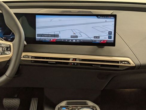 New 2026 BMW iX xDrive60 image 25