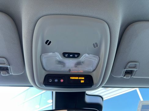 Used 2021 Buick Encore GX Select w/ Sport Touring Package FWD image 24