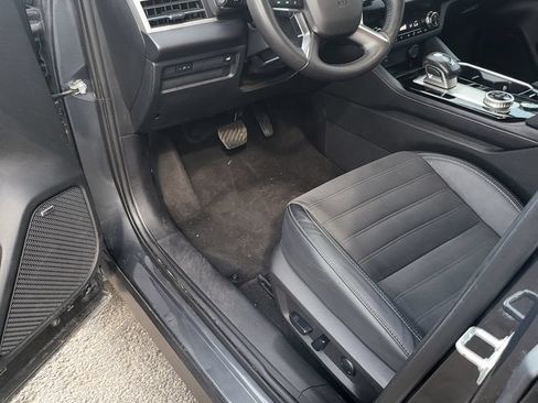 Used 2025 Mitsubishi Outlander SE AWD/4WD image 3