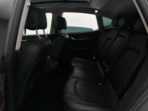 Used 2018 Maserati Levante GranLusso image 29