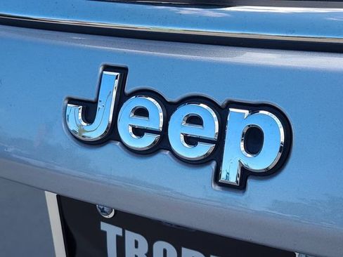 Used 2024 Jeep Compass Latitude AWD/4WD image 6