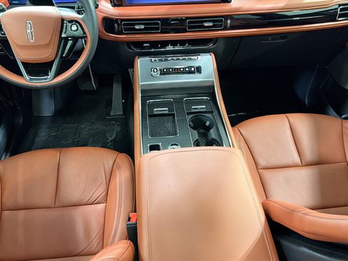 New 2026 Lincoln Aviator Reserve w/ Illumination Package RWD image 22