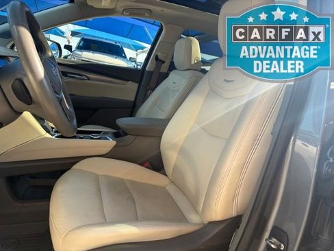Used 2022 Cadillac XT5 Premium Luxury w/ Technology Package FWD image 10