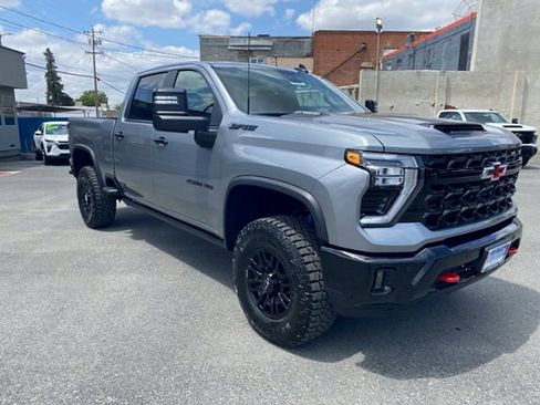 New 2026 Chevrolet Silverado 2500 ZR2 w/ LPO, Dark Essentials Package AWD/4WD image 9