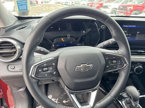 Used 2024 Chevrolet Trax ACTIV w/ Sunroof Package image 16