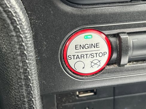 Used 2016 Ford Mustang Coupe image 18