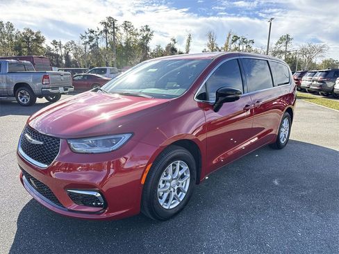 New 2026 Chrysler Pacifica Select image 7