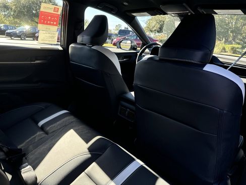 New 2025 Toyota Camry Hybrid FWD image 29