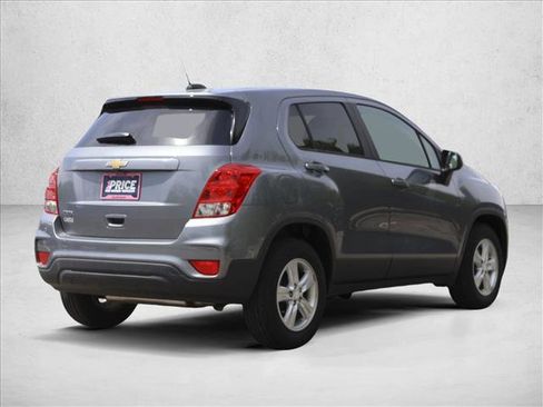 Used 2020 Chevrolet Trax LS w/ Tint and Cruise Package FWD image 5