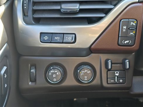 Used 2017 Chevrolet Tahoe Premier image 17