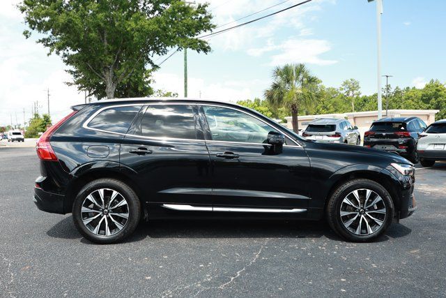 Used 2023 Volvo XC60 B5 Plus FWD image 4