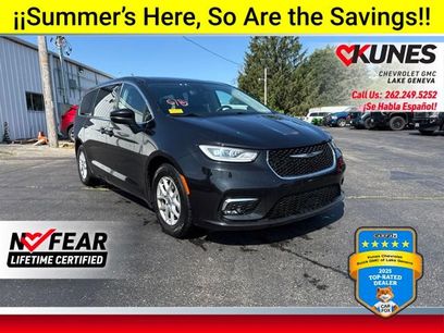 Used 2023 Chrysler Pacifica Touring-L