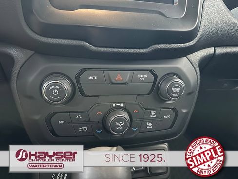 Certified 2018 Jeep Renegade Altitude AWD/4WD image 26