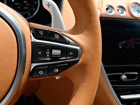 Used 2024 Aston Martin DBX AWD/4WD image 24