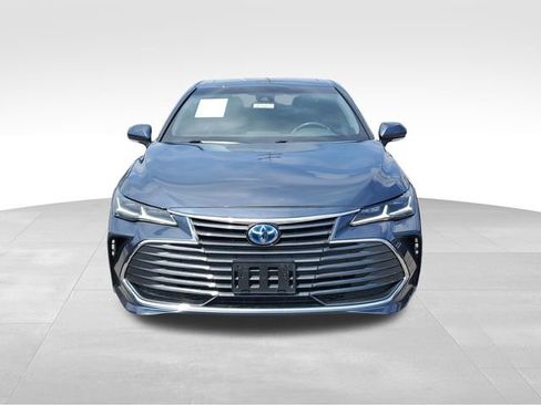 Used 2019 Toyota Avalon Limited w/ All Weather Liner Package FWD image 2