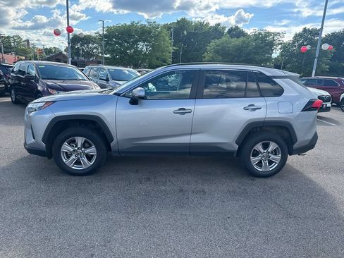Used 2025 Toyota RAV4 XLE AWD/4WD image 4